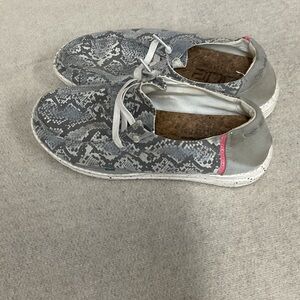 EUC Woman’s slip on hey dudes shoes